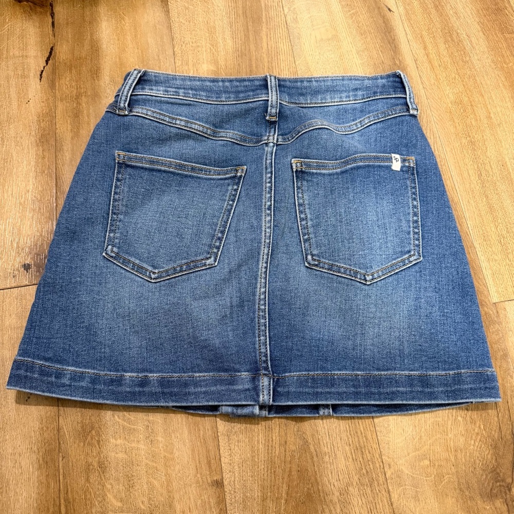Sneak Peek Blue Denim Buttoned Skirt Size Small - Picture 7 of 14